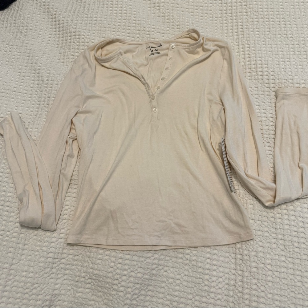 NWT Out from Under sleep Henley women’s M
